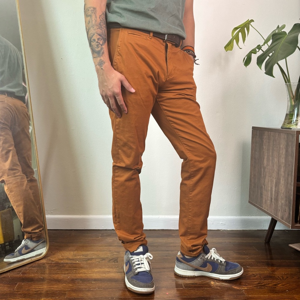 Men's slim fit camel chinos